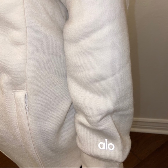 Alo Yoga Women's White Frost Long Sleeve - Picture 6 of 7